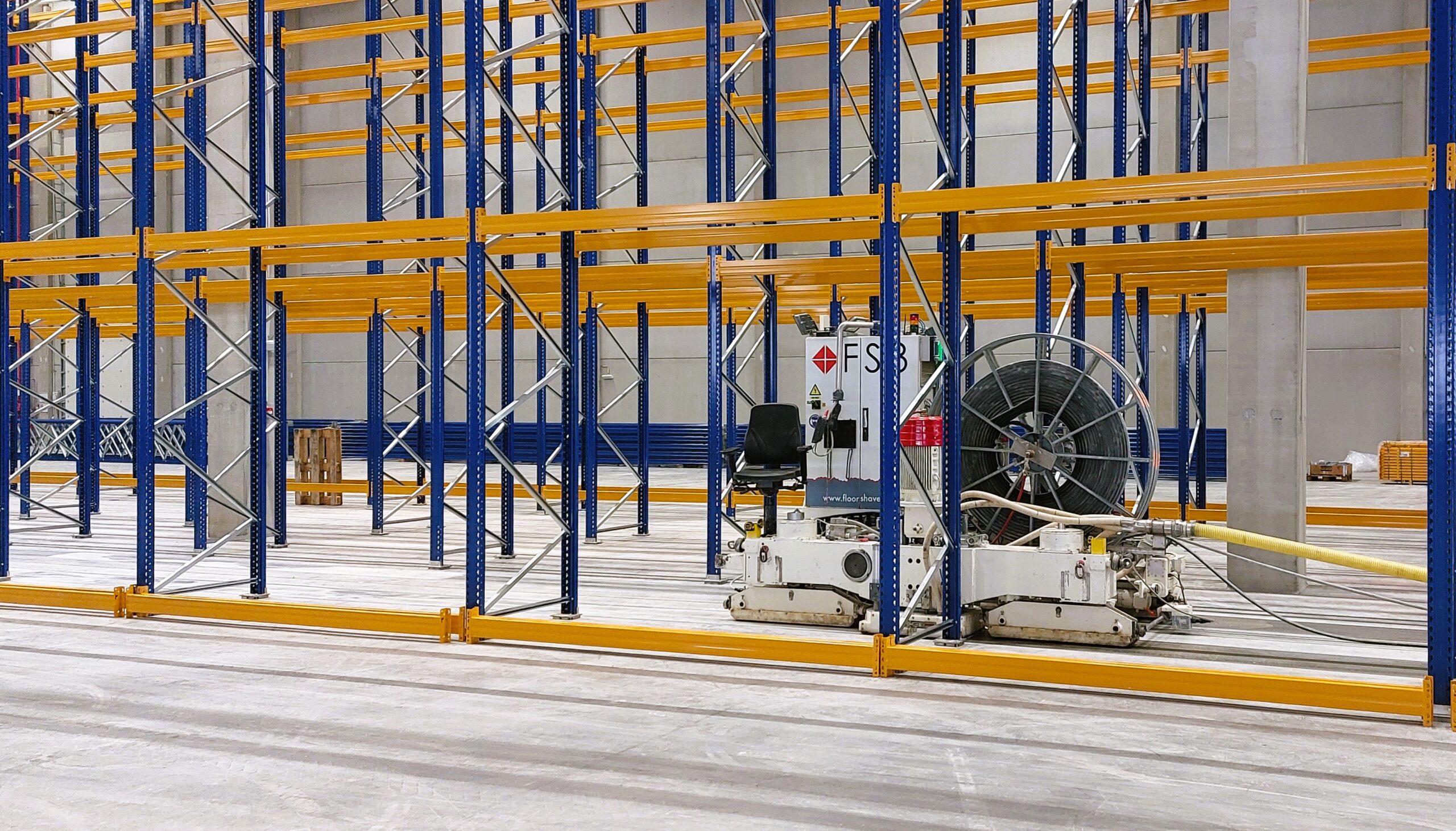 Wide Aisle Grinding with AlphaPlan